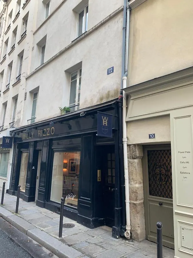 Louvre St Germain Rue Verneuil * Paris